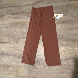 NWT Vuori Yoga pants